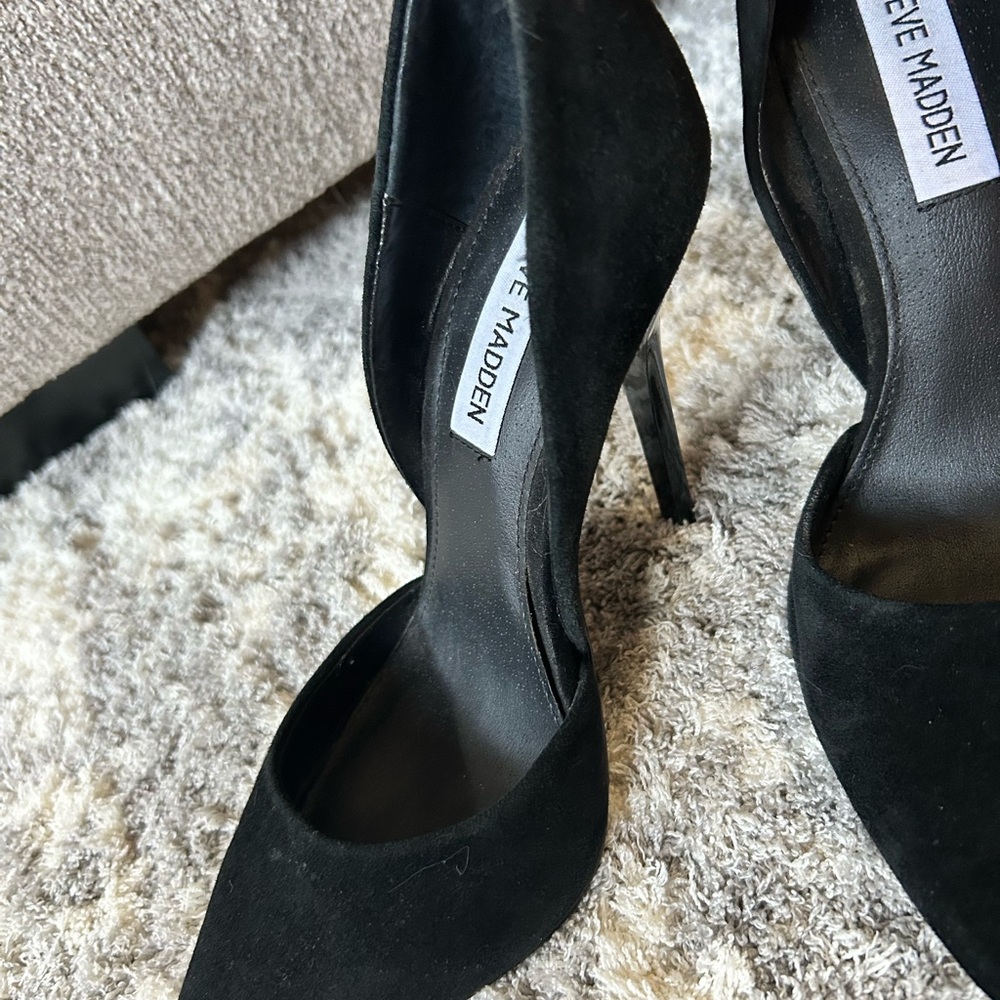 Steve Madden Black Suede High Heel Pumps - Picture 4 of 4